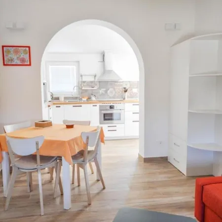 Apartment Schoene In Novigrad Mit Privatem Parkplatz *