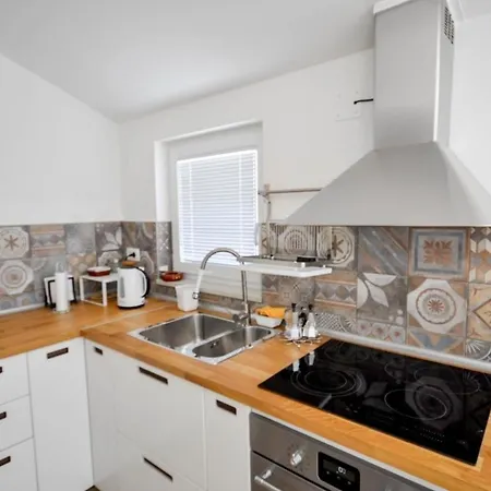 Apartment Schoene In Novigrad Mit Privatem Parkplatz *