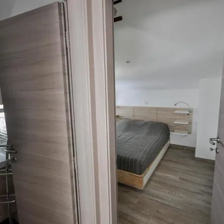 Schoene In Novigrad Mit Privatem Parkplatz *