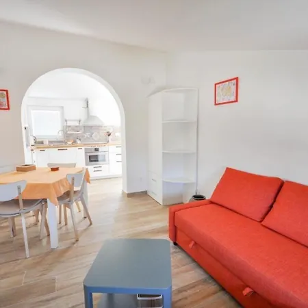 Apartment Schoene In Novigrad Mit Privatem Parkplatz Karpinjan